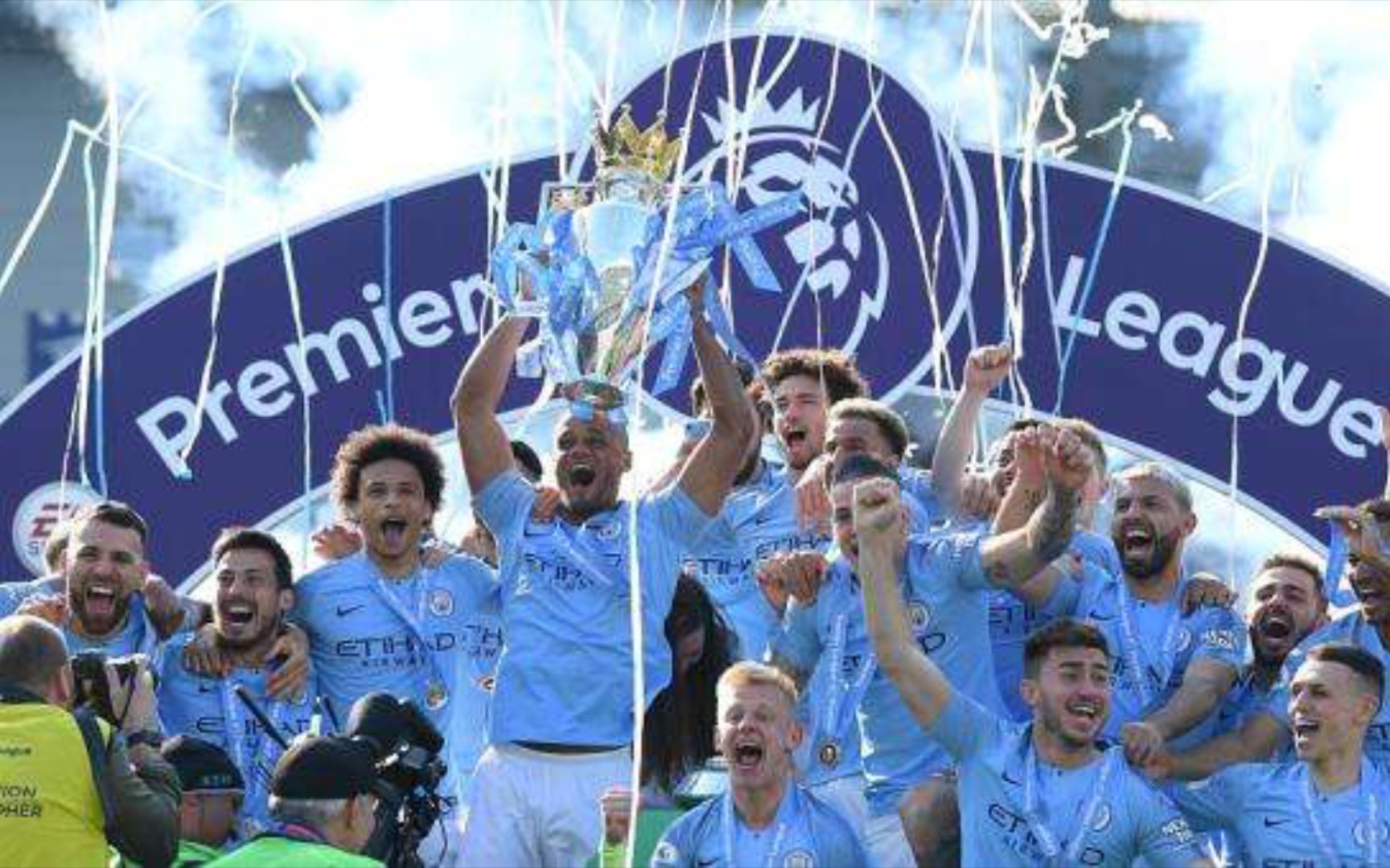 足球界掀起 足球界掀起